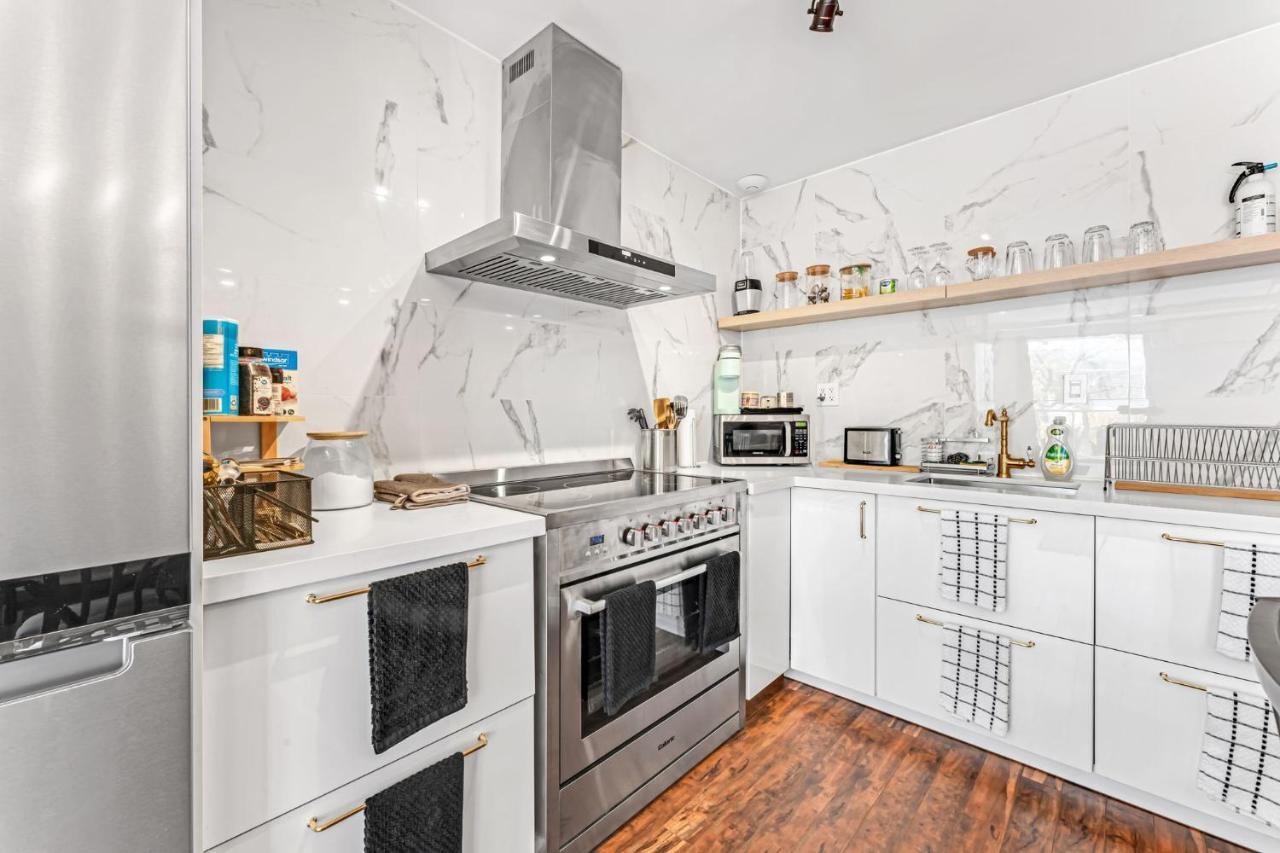 Amazing Fully Renovated Apartment On Queen St. Τορόντο Εξωτερικό φωτογραφία