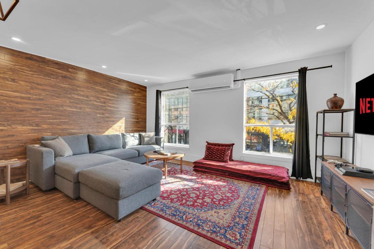 Amazing Fully Renovated Apartment On Queen St. Τορόντο Εξωτερικό φωτογραφία