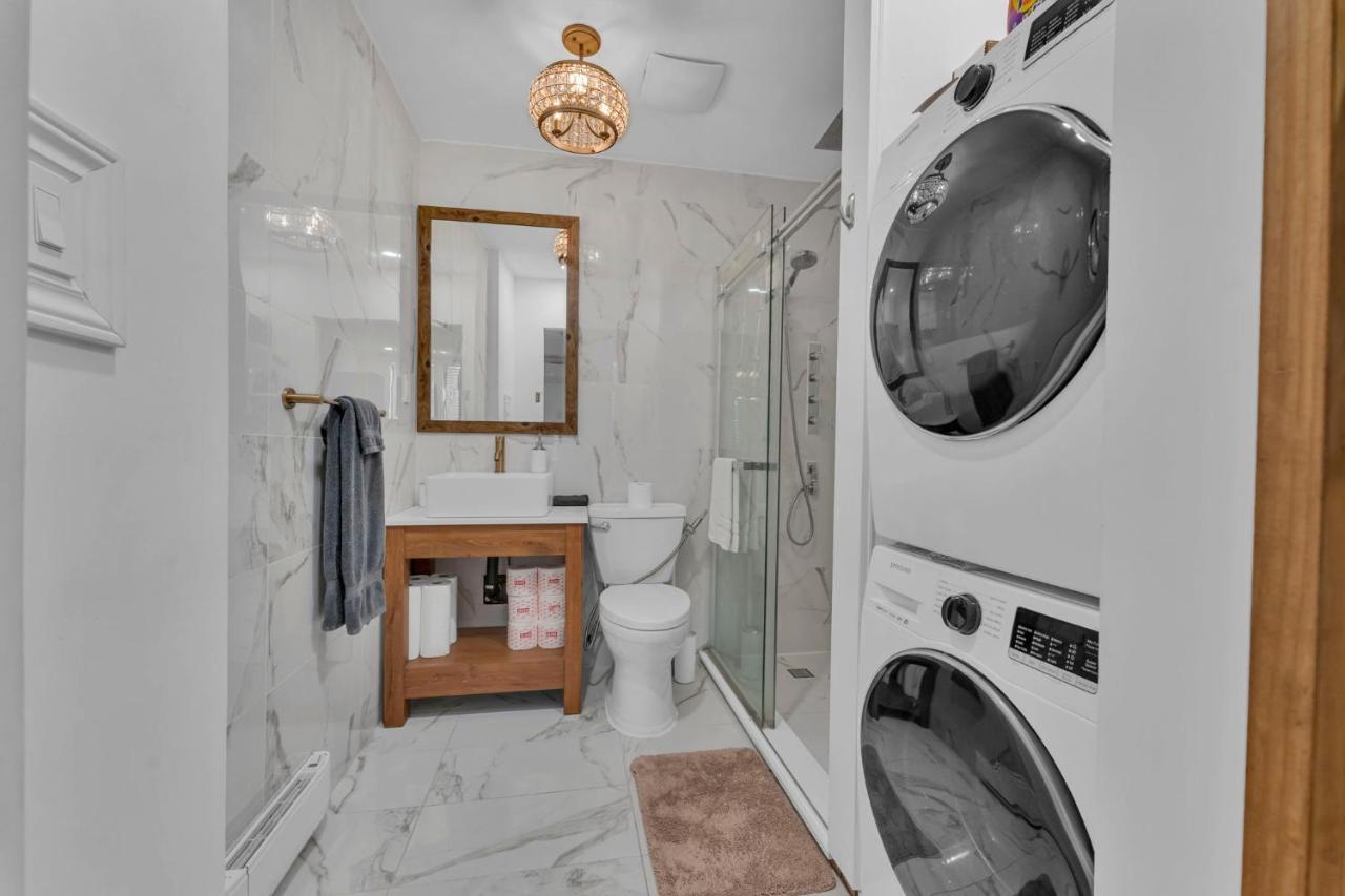 Amazing Fully Renovated Apartment On Queen St. Τορόντο Εξωτερικό φωτογραφία